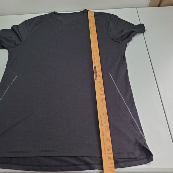 Lululemon Mens Mesh‎ Athletic Shirt Medium Black Running Training Lightweight - Picture 7 of 8
